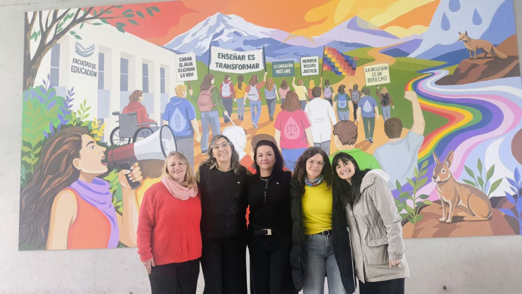 imagen Cuando el arte se vuelve comunidad: quedó inaugurado el mural "Educación en Perspectiva de Derechos"