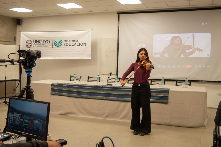 imagen La Facultad de Educación lidera el debate sobre innovación y educación a distancia