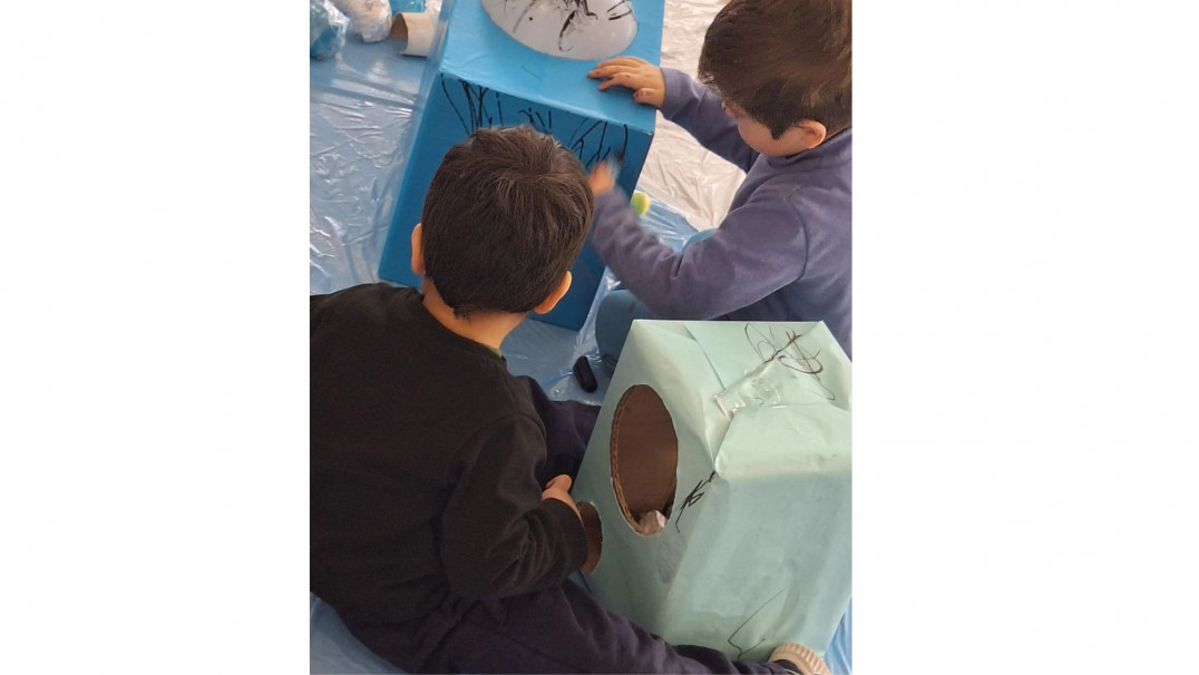 imagen Crearon instalaciones artísticas para niños en la Escuela Vera Arenas y el jardín Caritas Dulces