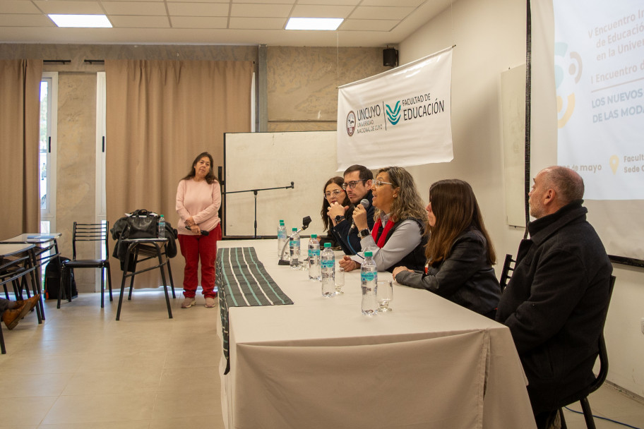 imagen La Facultad de Educación lidera el debate sobre innovación y educación a distancia
