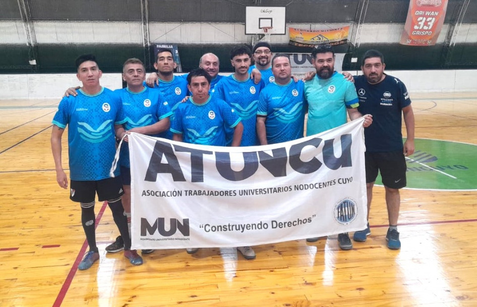 imagen Equipo de la Facultad de Educación obtuvo medalla de bronce en un torneo de ATUNCu