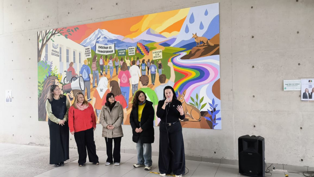 imagen Cuando el arte se vuelve comunidad: quedó inaugurado el mural "Educación en Perspectiva de Derechos"