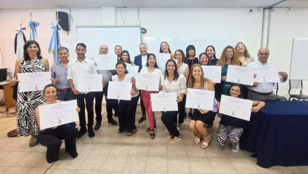 imagen Juraron 17 nuevos egresados de la Facultad de Educación