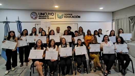 imagen 21 nuevos egresados juraron en la Facultad de Educación