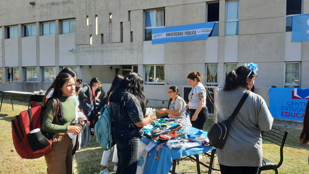 imagen Estudiantes celebraron su día con música, juegos y sorteos