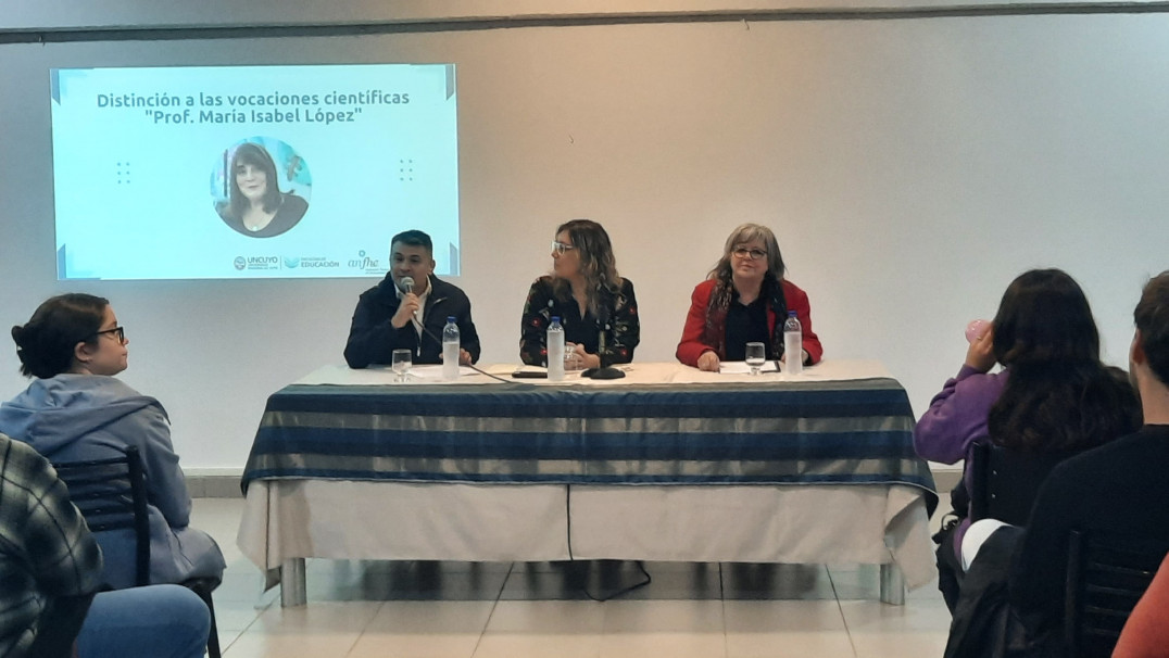 imagen Aldo Altamirano durante su discurso. 