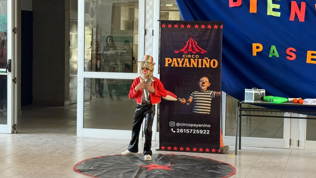imagen Juegos, cultura y grandes premios: así fue el homenaje de la Facultad de Educación a sus estudiantes