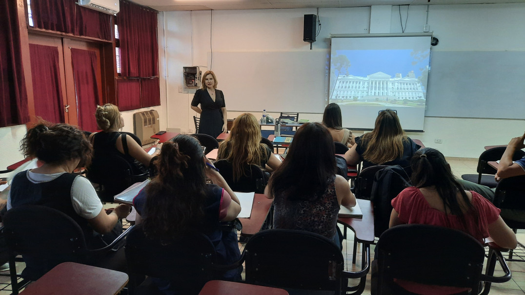 imagen Una docente de Brasil capacitó en prevención de la violencia en las escuelas