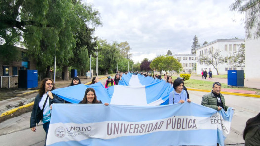 imagen La Facultad de Educación y la ECVA participaron de la quinta Marcha Federal Universitaria