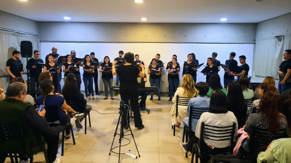 imagen El Coro Universitario de Mendoza actuó en la Facultad de Educación