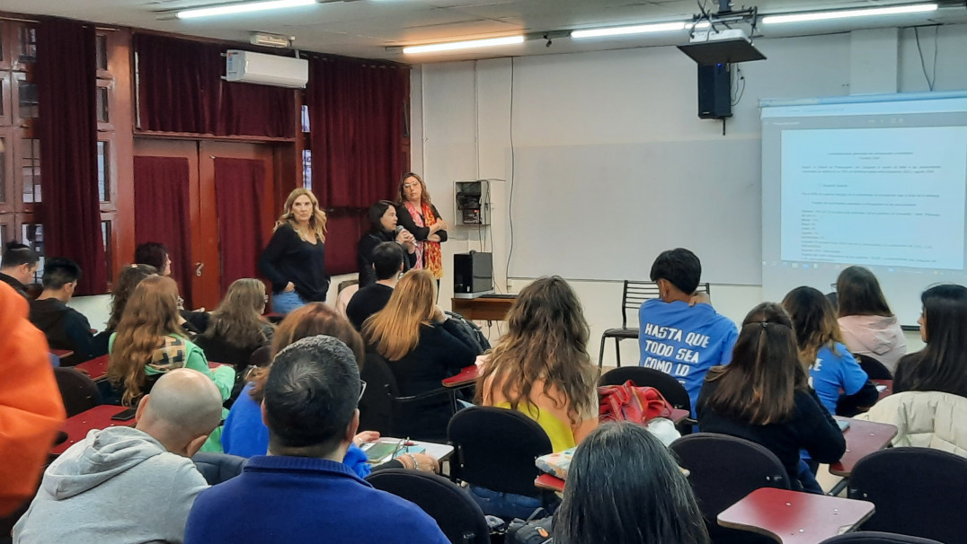 imagen Asamblea sobre presupuesto universitario reunió a la comunidad de la Facultad de Educación