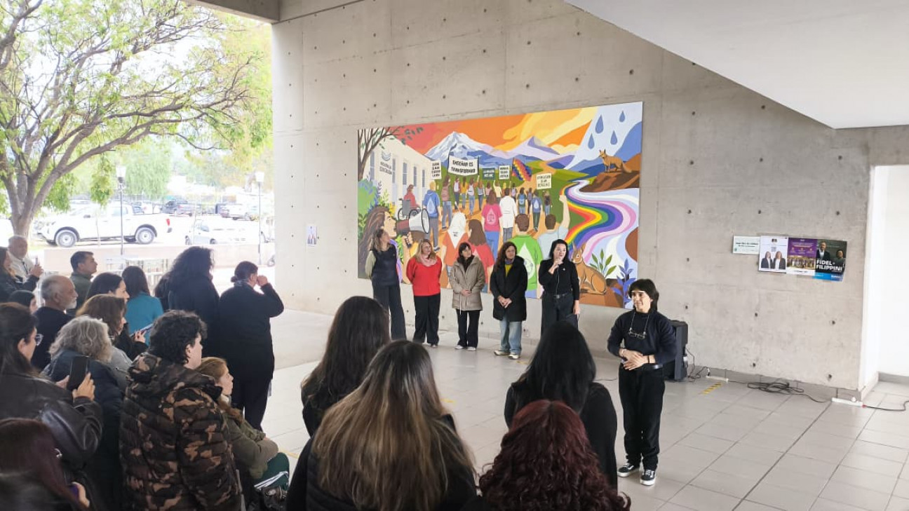 imagen Cuando el arte se vuelve comunidad: quedó inaugurado el mural "Educación en Perspectiva de Derechos"