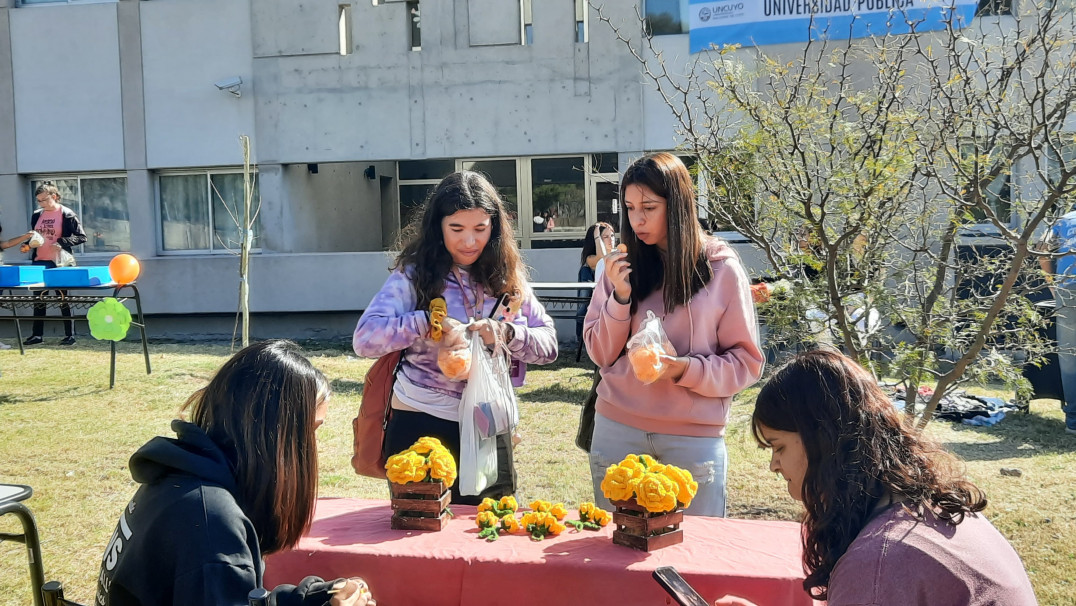 imagen Estudiantes celebraron su día con música, juegos y sorteos