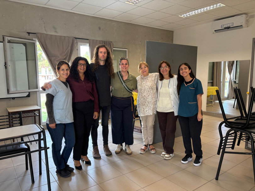 imagen Especialista en Terapia del Lenguaje de Hungría visitó la Facultad de Educación