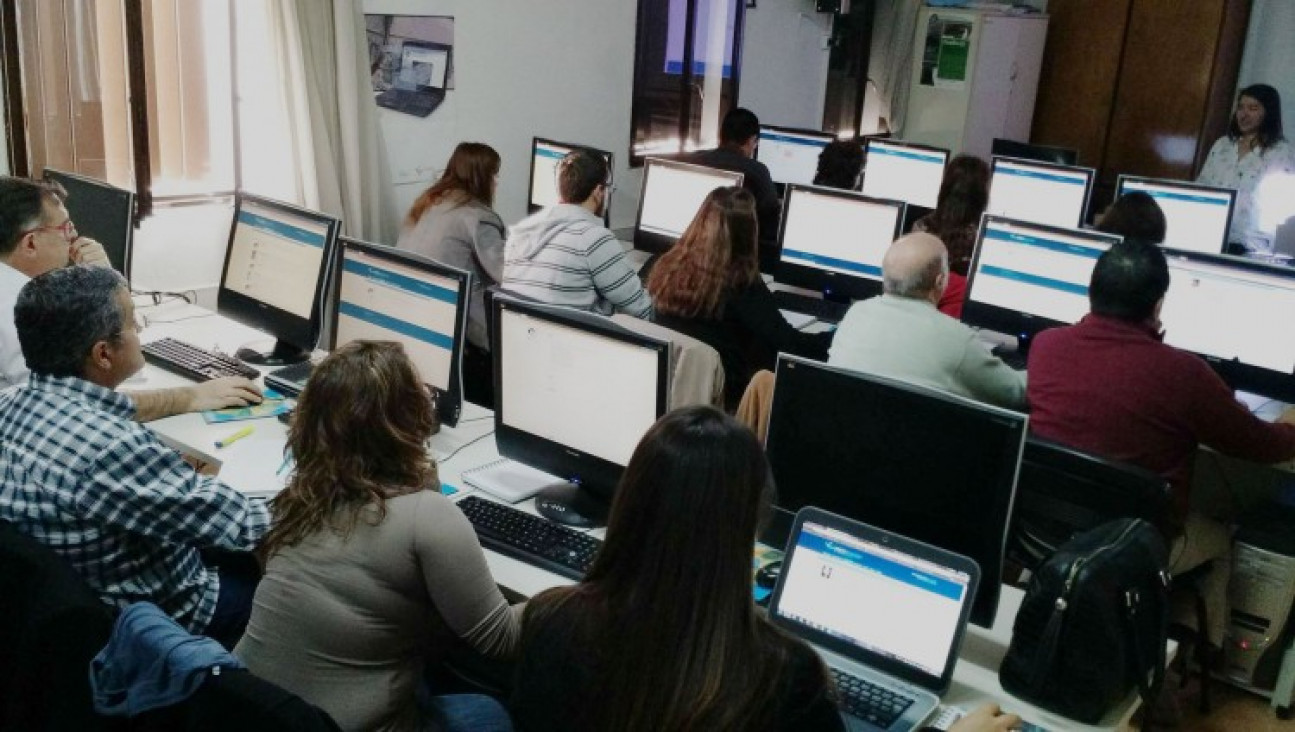 imagen Curso exclusivo para docentes de nuestra Facultad: "Enseñar y Aprender en la Virtualidad" 