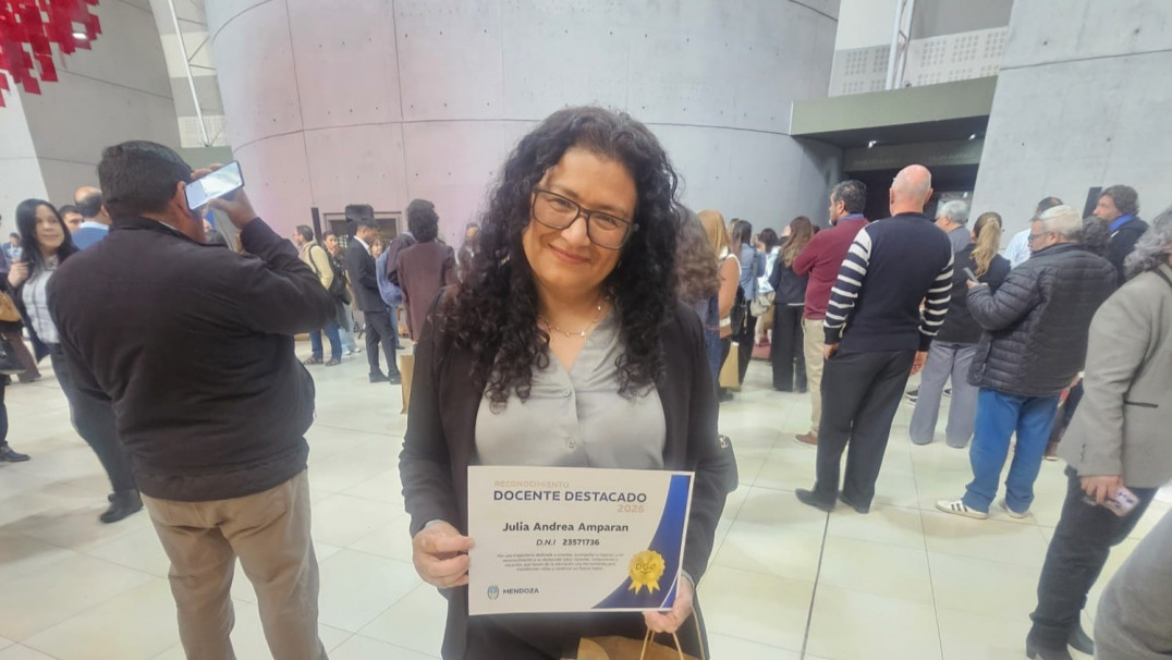imagen La DGE distinguió a dos docentes de la Facultad de Educación