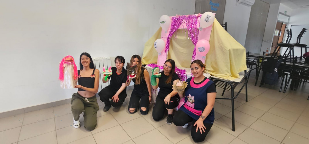 imagen Estudiantes presentaron trabajos finales de Lenguaje Corporal y Teatral