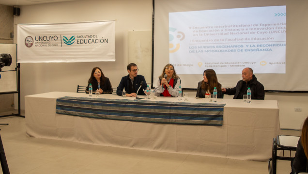 imagen La Facultad de Educación lidera el debate sobre innovación y educación a distancia