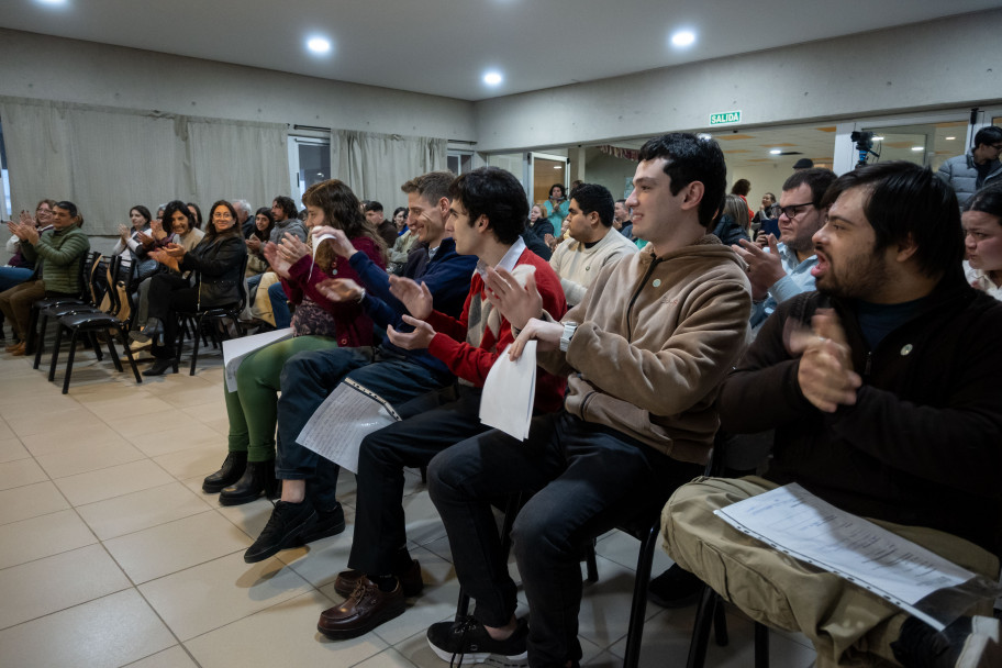 imagen Diez jóvenes con discapacidad intelectual completaron una formación universitaria inédita
