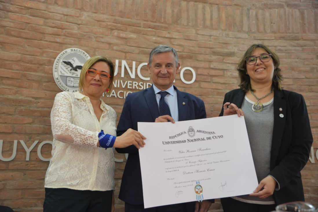 imagen Nueva doctora Honoris Causa distinguida por su solidaridad y compromiso con los derechos de las personas sordas