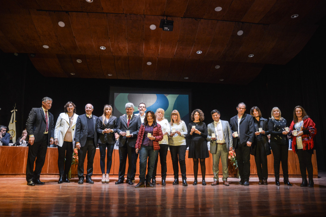 imagen Personal de la Facultad fue reconocido por 30 años de servicio