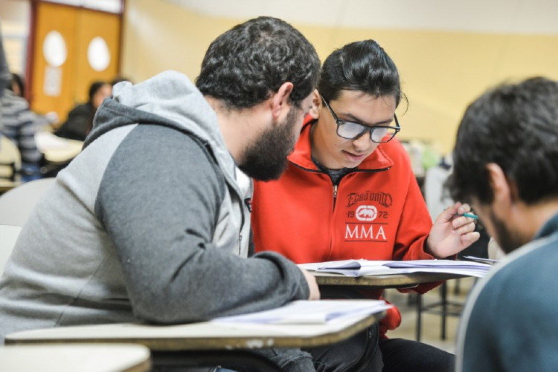 imagen Becarán a egresados para realizar tareas de acompañamiento en "Práctica Profesional e Investigación Educativa en Instituciones Escolares"