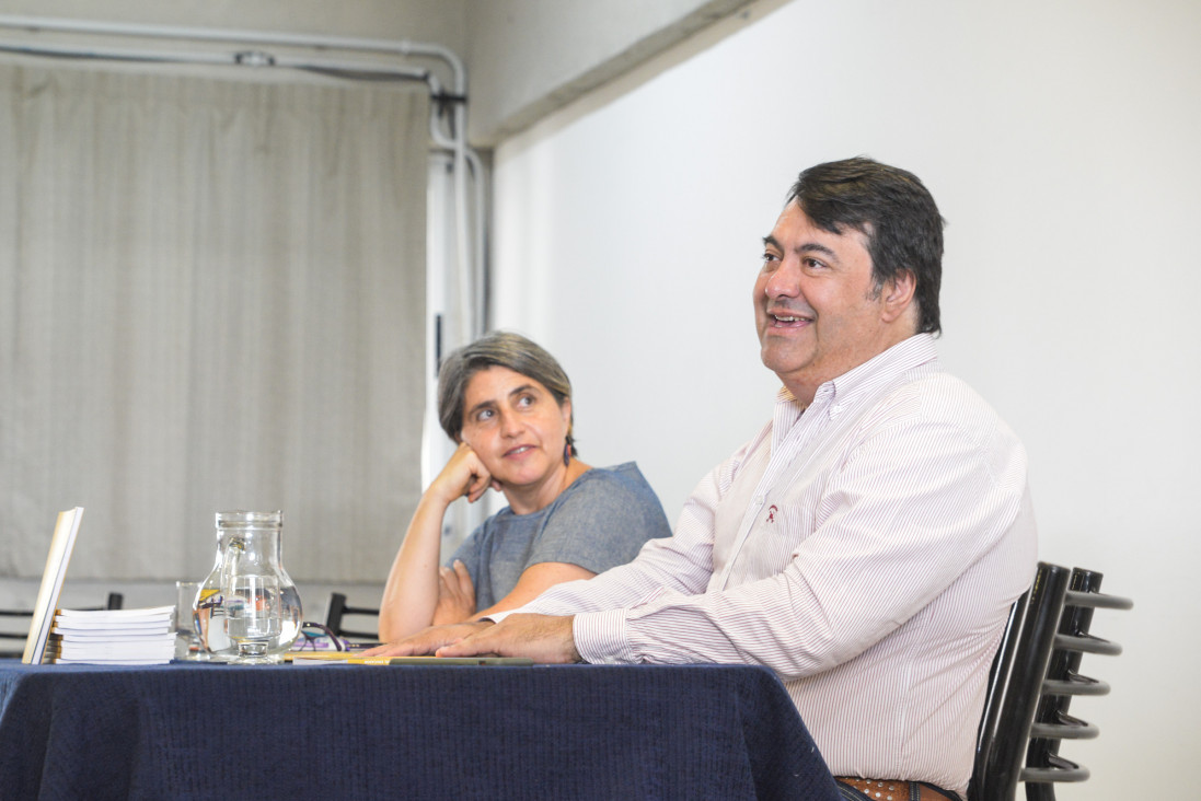 imagen Daniel Lesteime visitó la Facultad de Educación