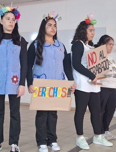 imagen Efemérides escolares desde una mirada crítica fue el tema de una muestra artística
