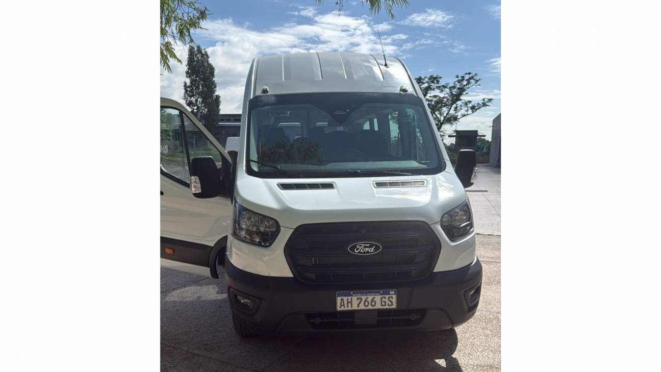 imagen Cooperadora de la Facultad donó nueva Traffic