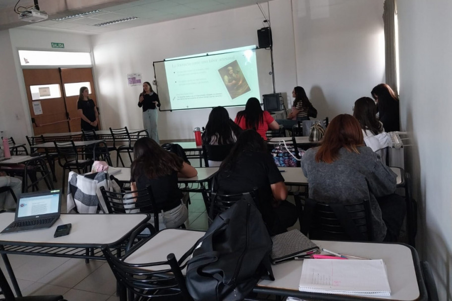 imagen Cuando la oralidad se convierte en conocimiento: estudiantes de "Lectura y Escritura en la Universidad" mostraron sus presentaciones académicas innovadoras