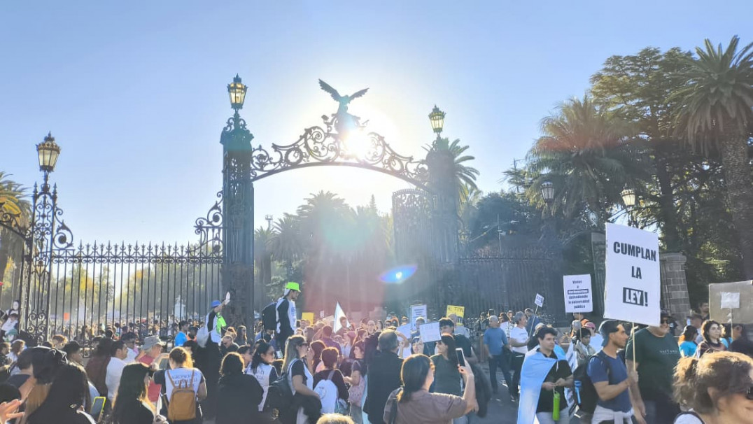 imagen La Facultad de Educación marchó por el financiamiento de las universidades públicas