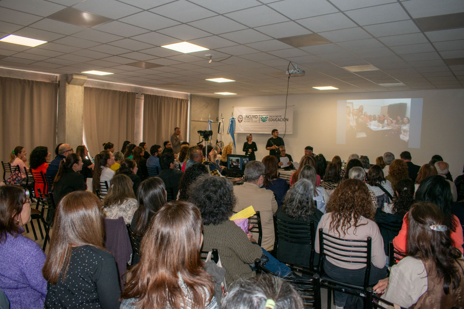 imagen Mónica Castilla: "La universidad pública ha sido de fundamental importancia y es un deber defenderla"