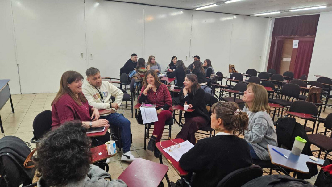 imagen Docentes de la Facultad planifican el segundo cuatrimestre en conjunto