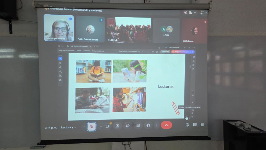 imagen Del aula a la pantalla: estudiantes dialogaron por streaming con la autora de una obra que analizan