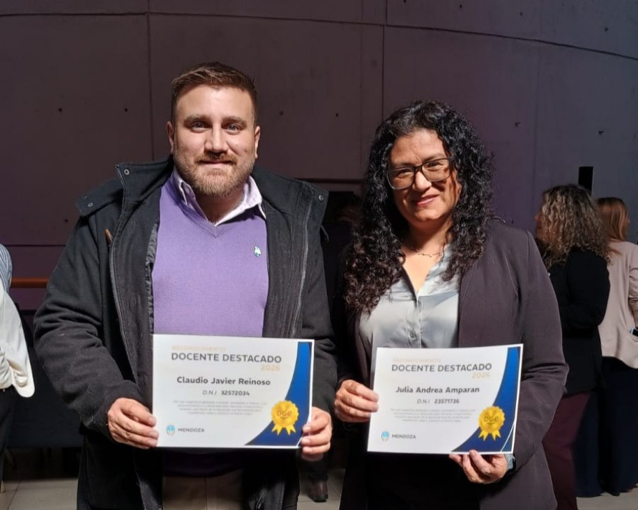 imagen La DGE distinguió a dos docentes de la Facultad de Educación