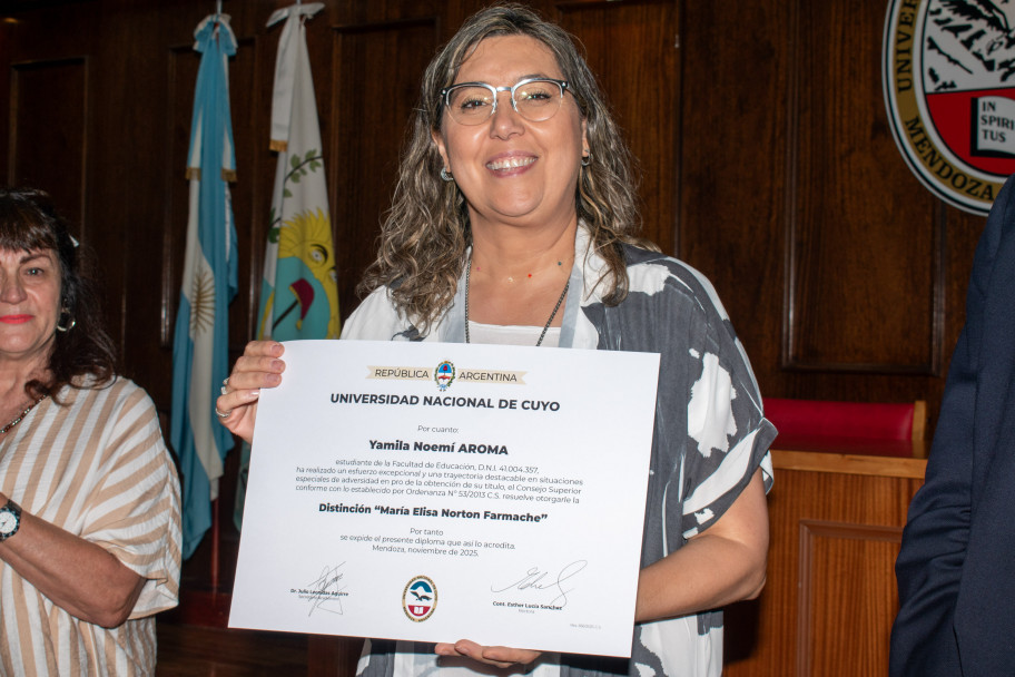 imagen Estudiantes y graduados de la Facultad de Educación recibieron la distinción en honor a María Elisa Norton