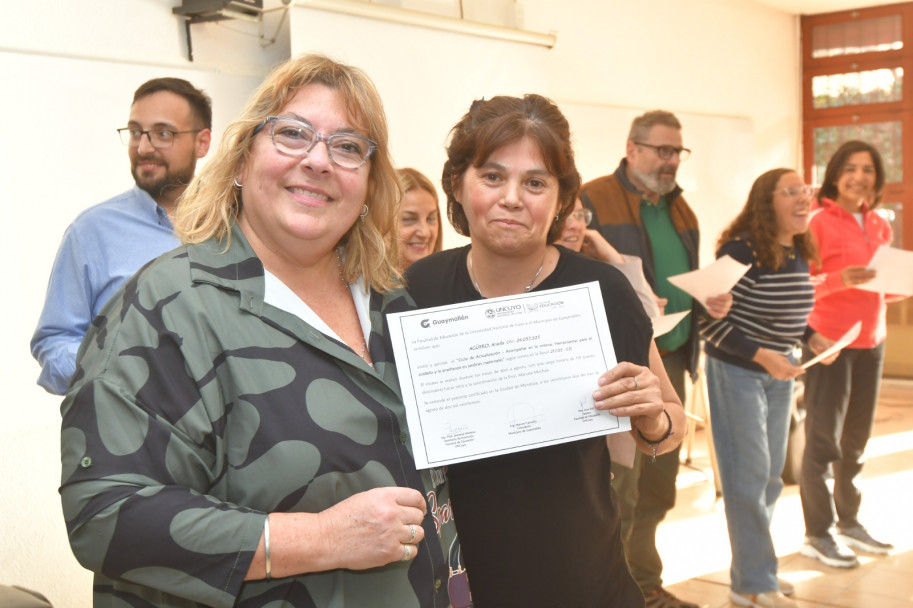 imagen Treinta y siete auxiliares de jardines de Guaymallén se capacitaron en la Facultad de Educación