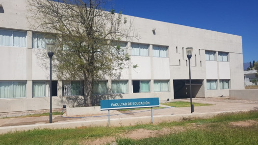 imagen Respaldan a denunciantes de la Facultad de Ciencias Políticas y Sociales