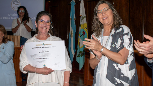 imagen Distinguirán con el premio "María Elisa Norton Farmache" a estudiantes por sus méritos excepcionales