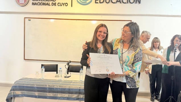 imagen Juraron 25 nuevos egresados de la Facultad de Educación