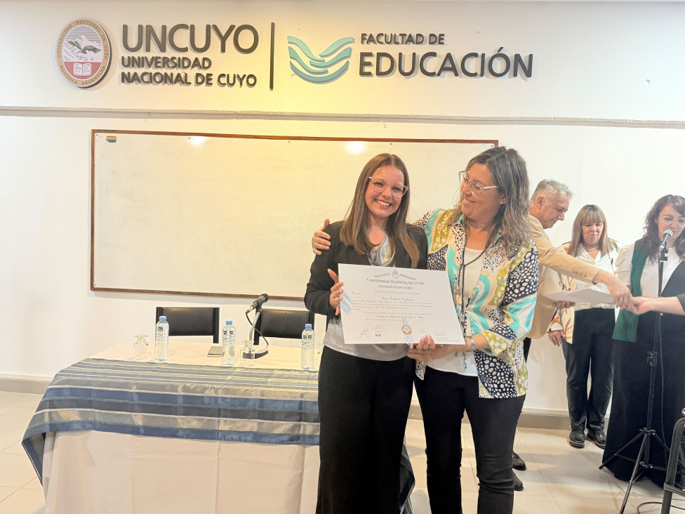 imagen Juraron 25 nuevos egresados de la Facultad de Educación