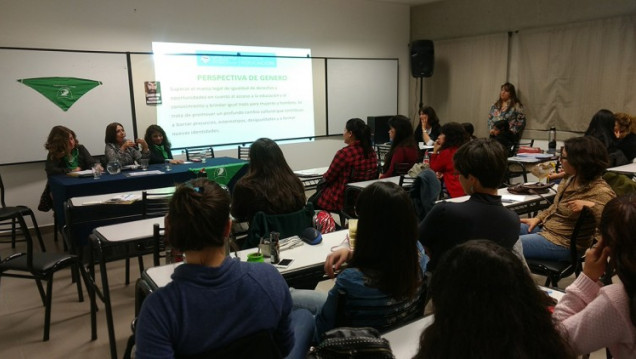 imagen Debatieron sobre Educación y Derechos Sexuales y Reproductivos en la Facultad