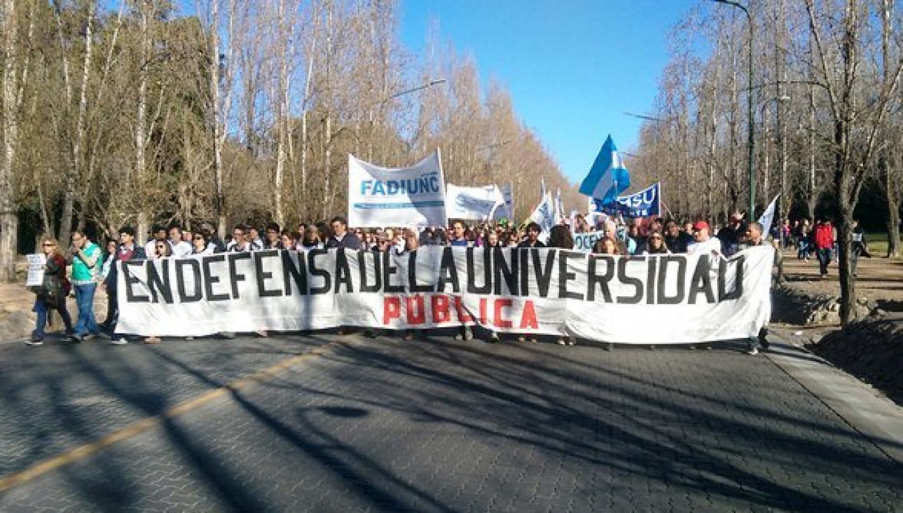 imagen En apoyo a la Marcha Federal en Defensa de la Educación Pública: asueto en la UNCUYO el jueves 30 desde las 17