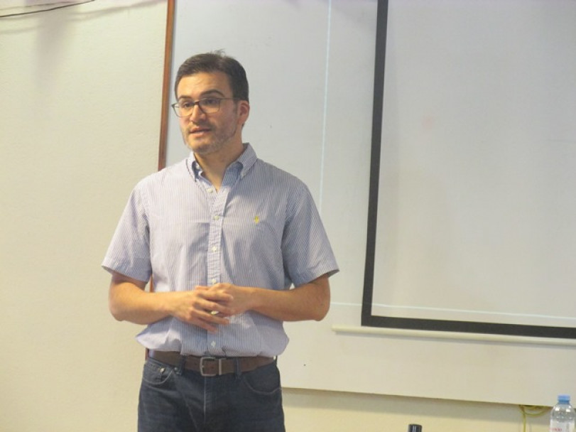 imagen Felipe Henríquez Valenzuela dio una charla en la Facultad de Educación