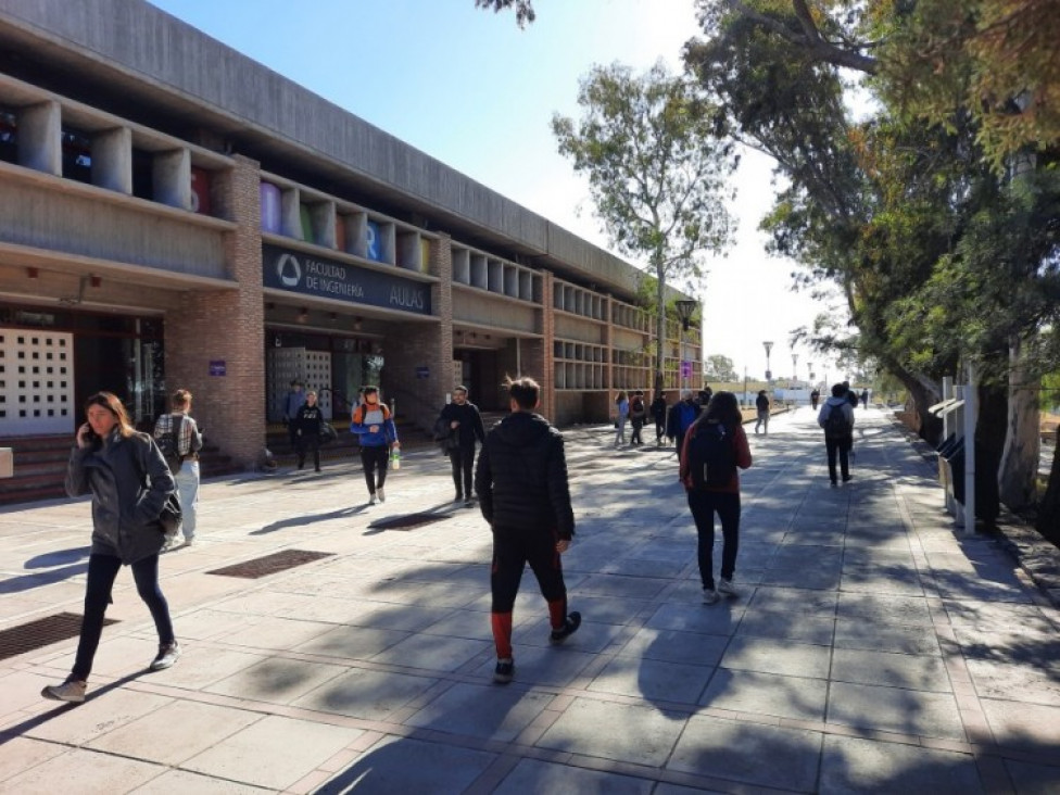 imagen Abren concursos docentes en la Facultad de Ingeniería 