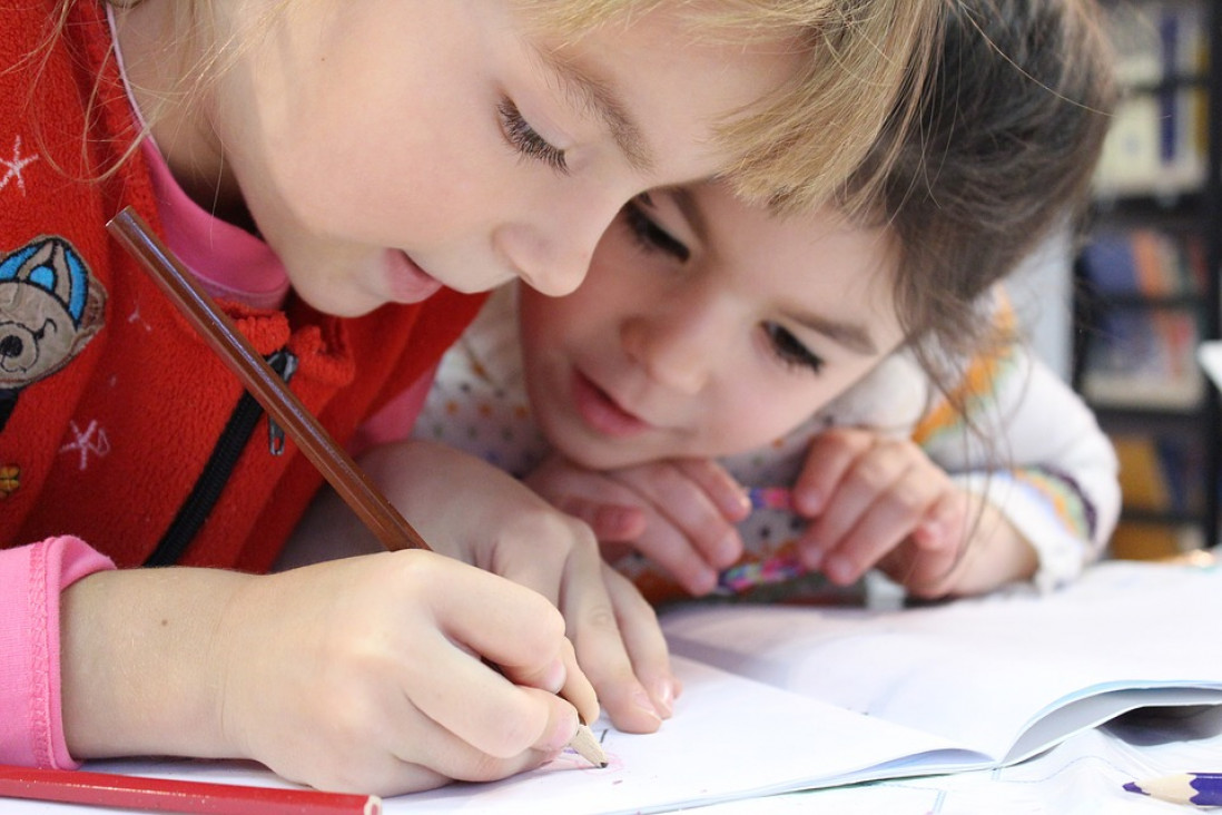 imagen Seleccionarán estudiantes de Educación Social para taller de cuidados infantiles