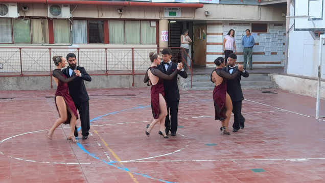 imagen Artistas de Guaymallén bailaron tango en la Facultad
