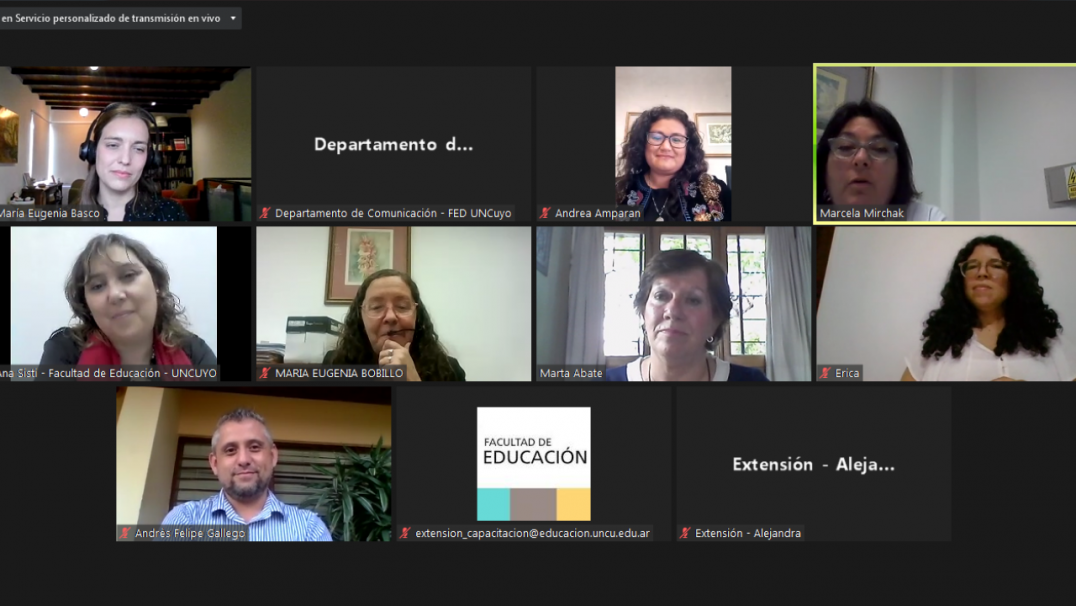 imagen Autoridades y docentes presentes en la primera charla del ciclo “Internacionalización en la formación docente profesional de Educación Inicial”