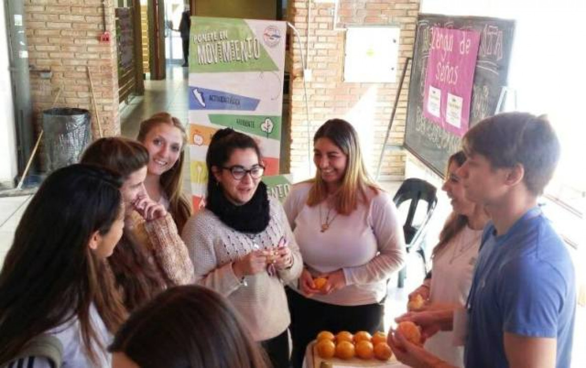 imagen "Ponete en Movimiento" visitó la Facultad de Educación