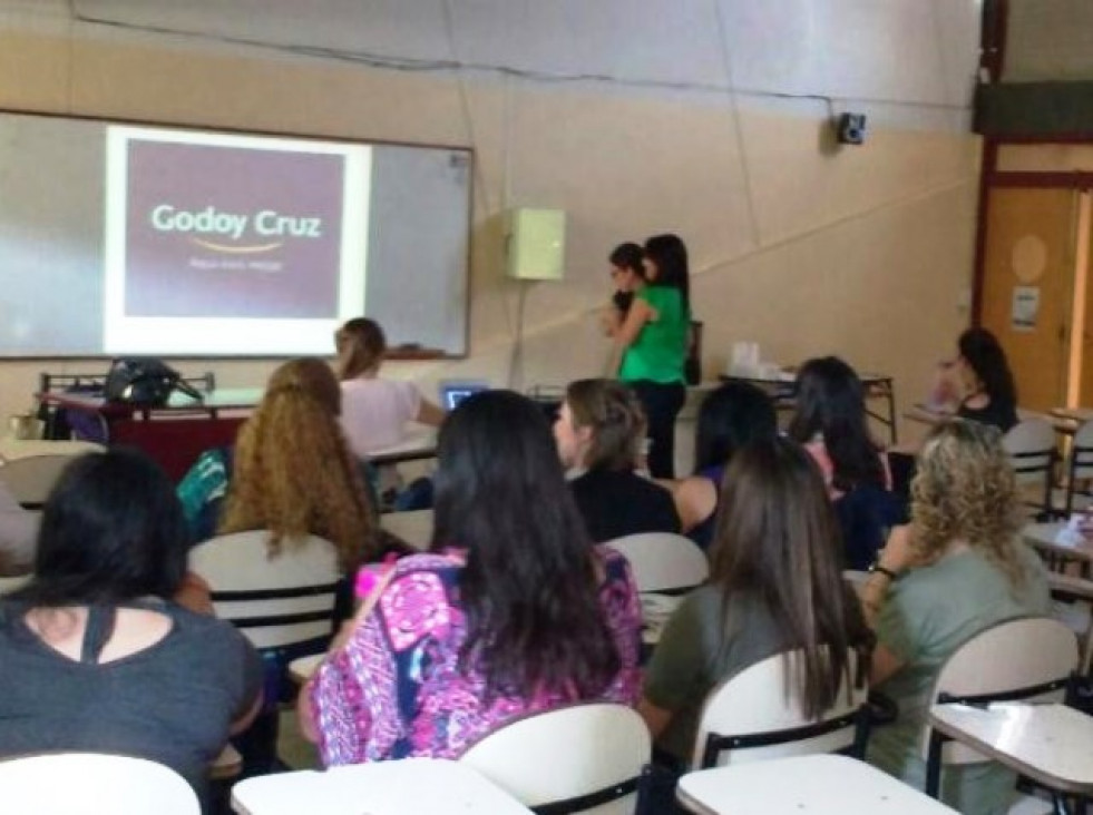 imagen Dieron una charla sobre método Montessori para docentes de un Jardín Maternal